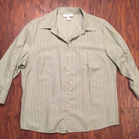 Dress Barn Tops - Dress Barn Buttoned Down Shirt